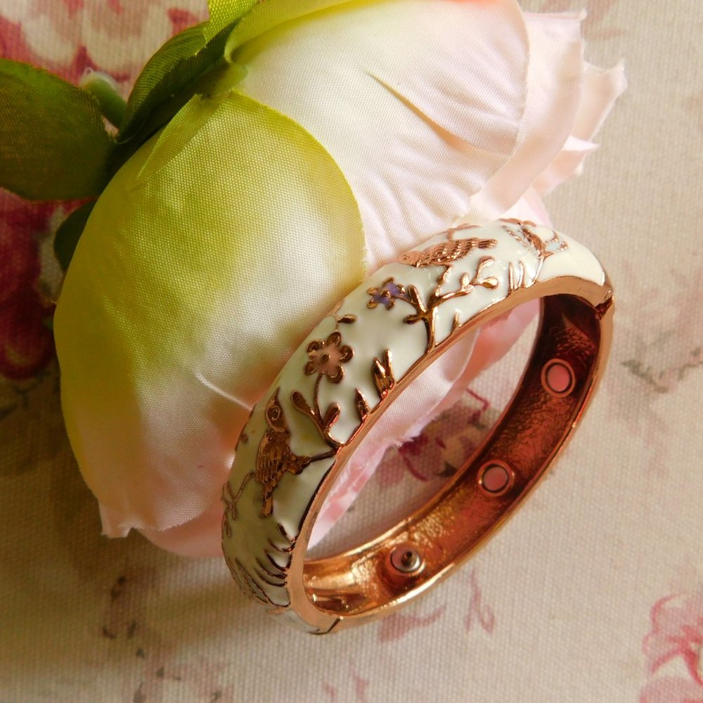 Heavy Metallic Floral/Birds Bangle - Picture 4 of 4
